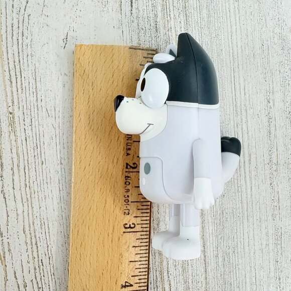 Bluey Figure Uncle Stripe FAMILY Heeler Aunt Trixie Puppy Socks Muffin LOT Blue - Picture 16 of 16